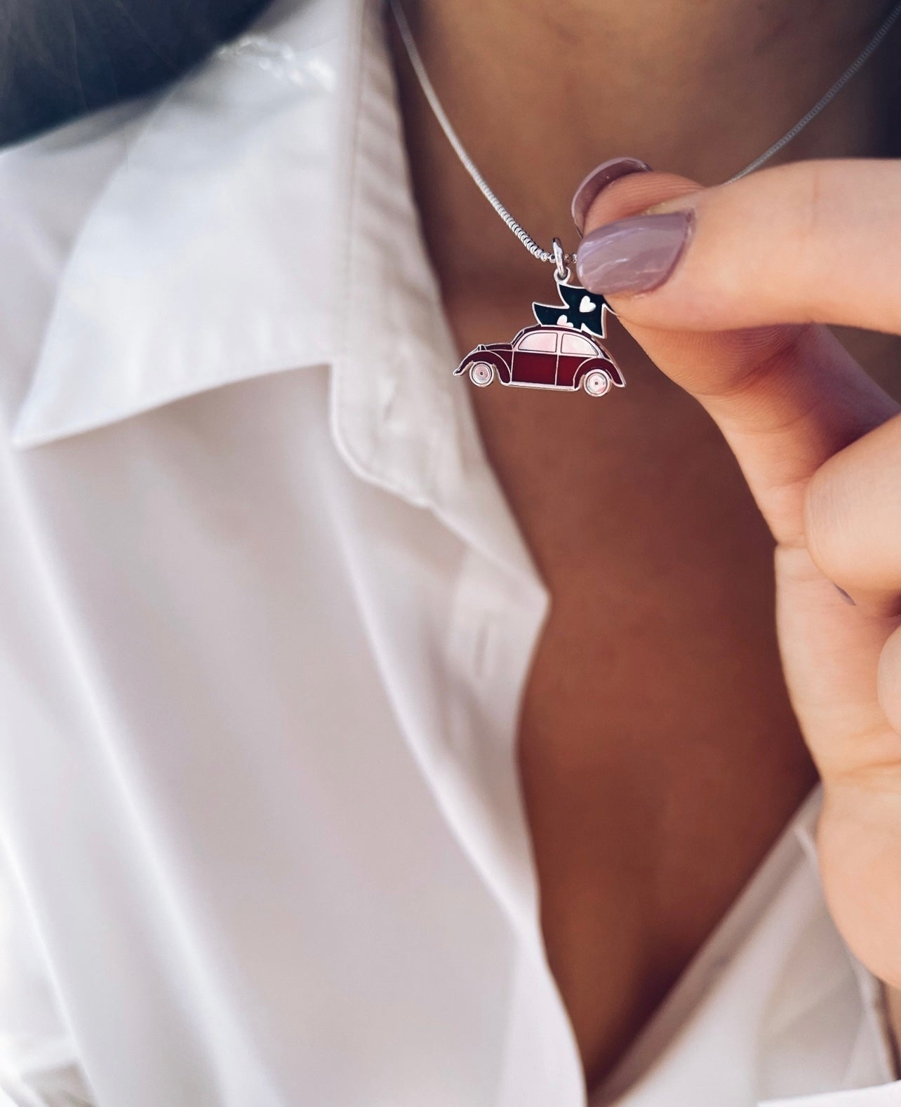 Collana in argento 925 con macchina di Natale smaltata