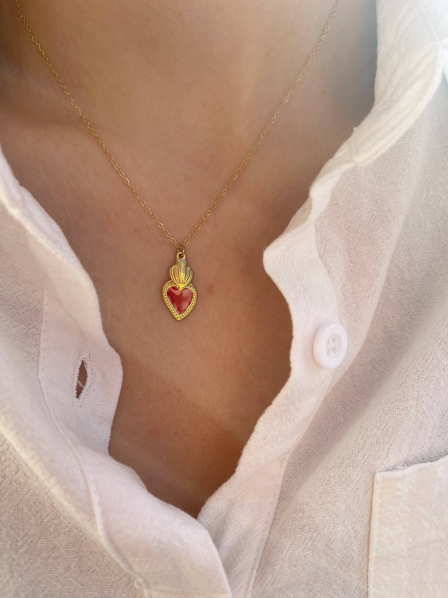 Collana in acciaio con cuore sacro