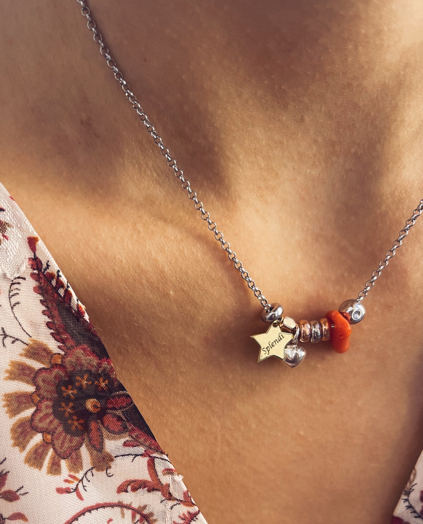 Splendi - Collana con pepite, rondelle e stella incisa