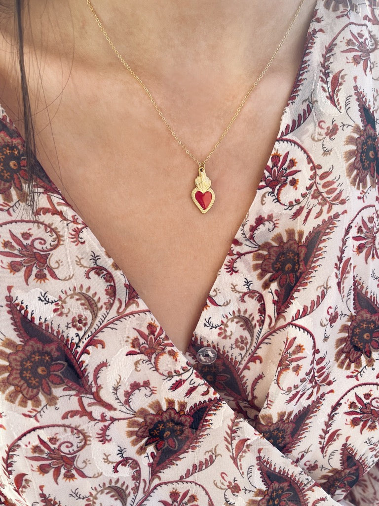 Collana in acciaio con cuore sacro