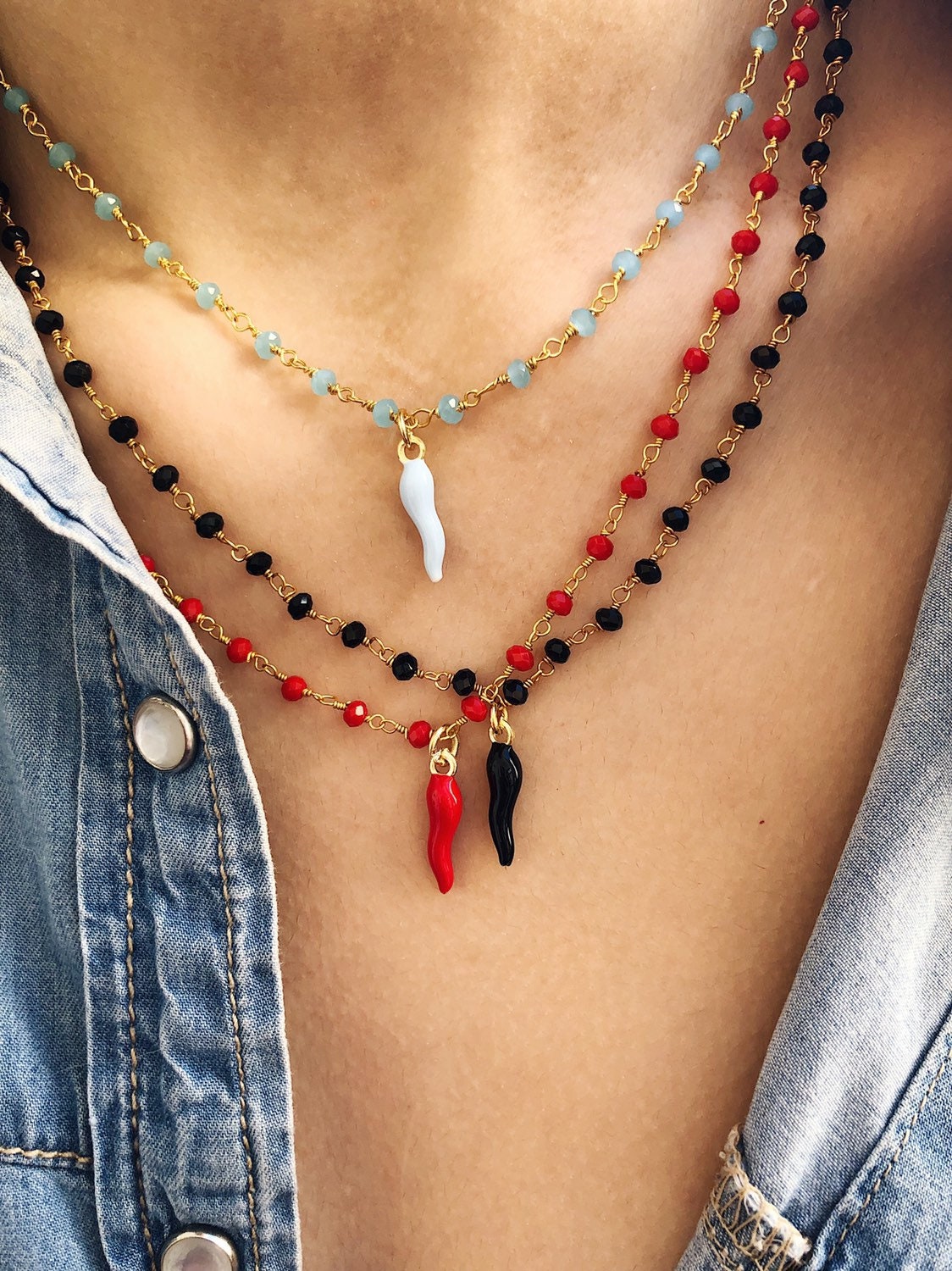Collana con cornetti colorati