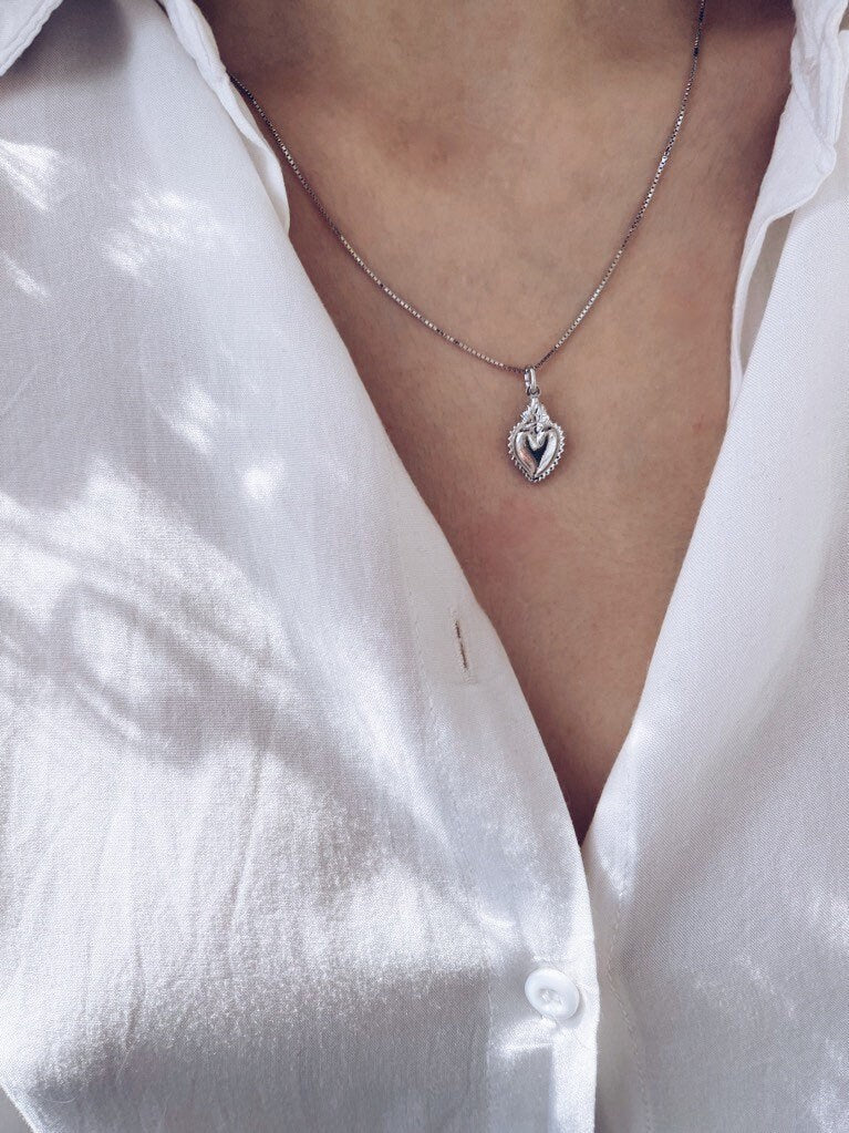Collana in argento 925 e cuore sacro