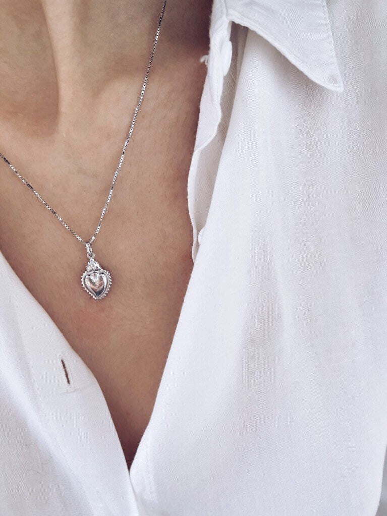 Collana in argento 925 e cuore sacro