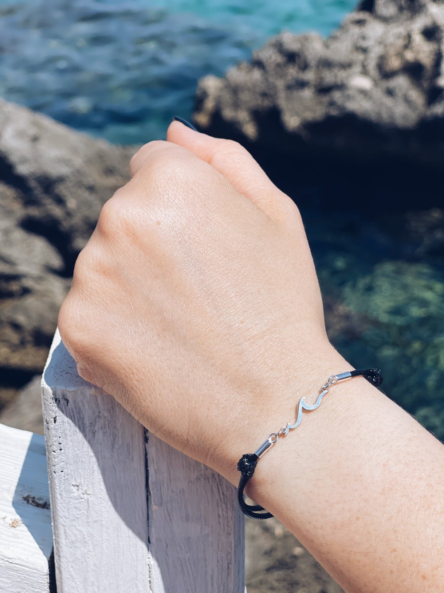 Bracciale con cordoncino e onda