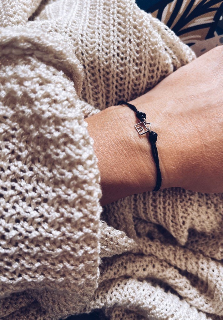 Sweet Home - Bracciale con casetta e cordoncino