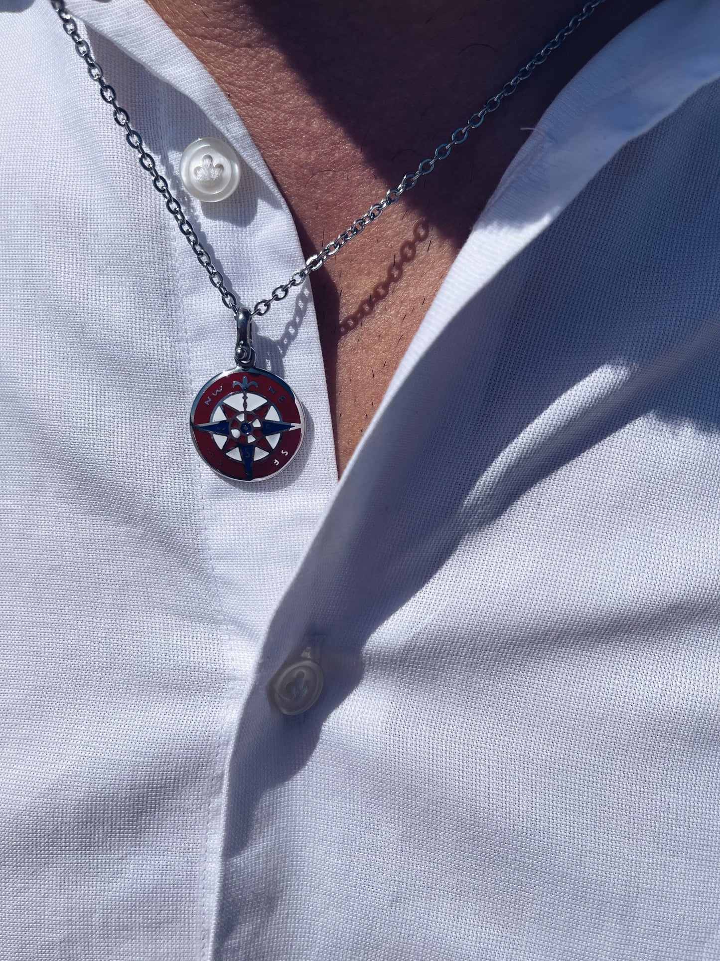 Collana in acciaio con rosa dei venti