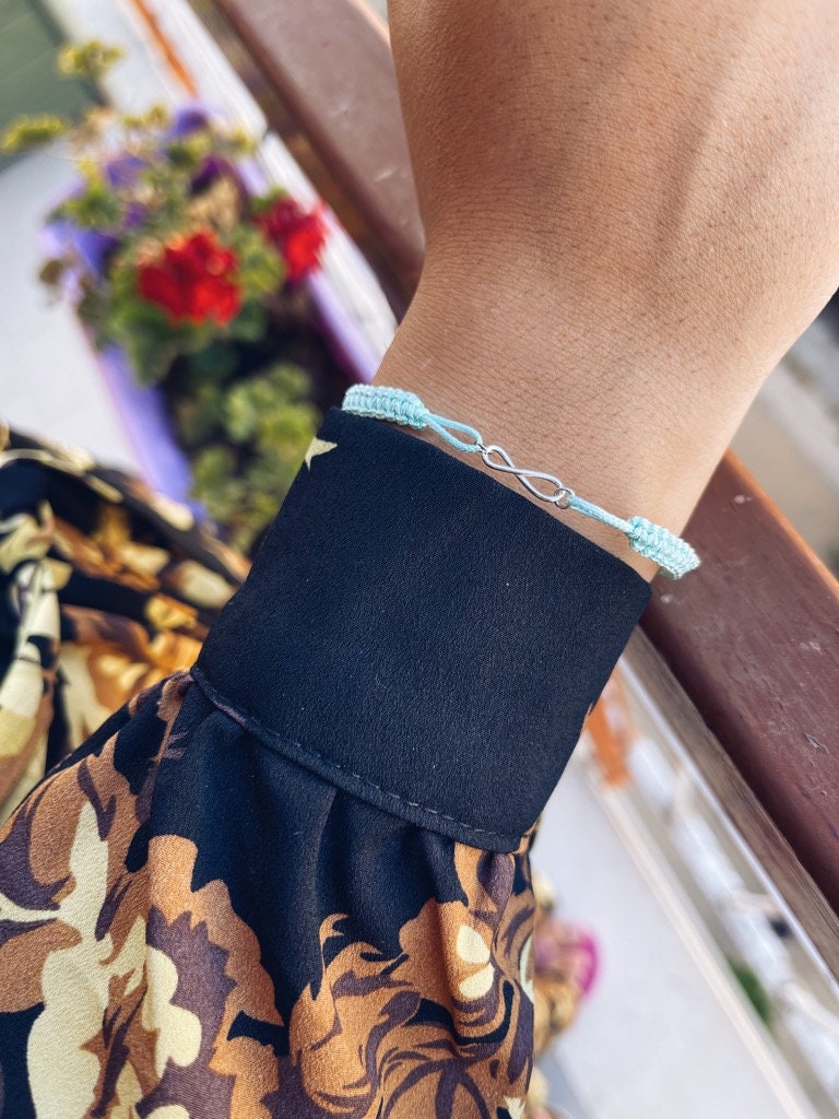 Infinito - Bracciale regolabile con cordoncino