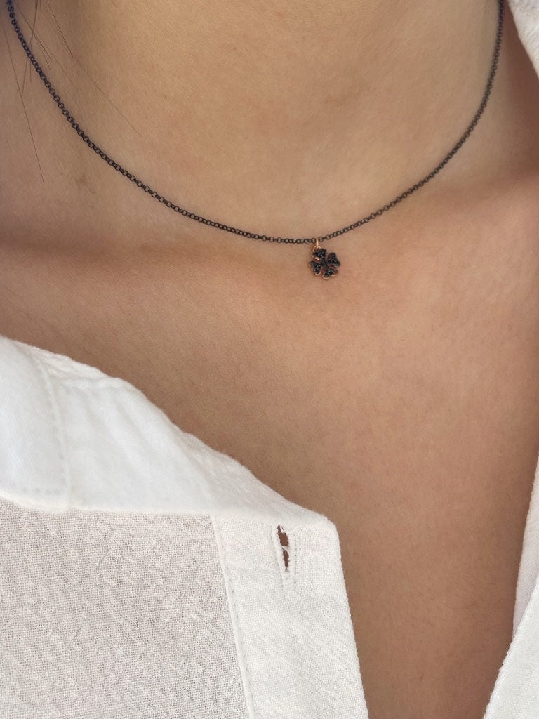 Collana in argento 925 smaltato e quadrifoglio con zirconi