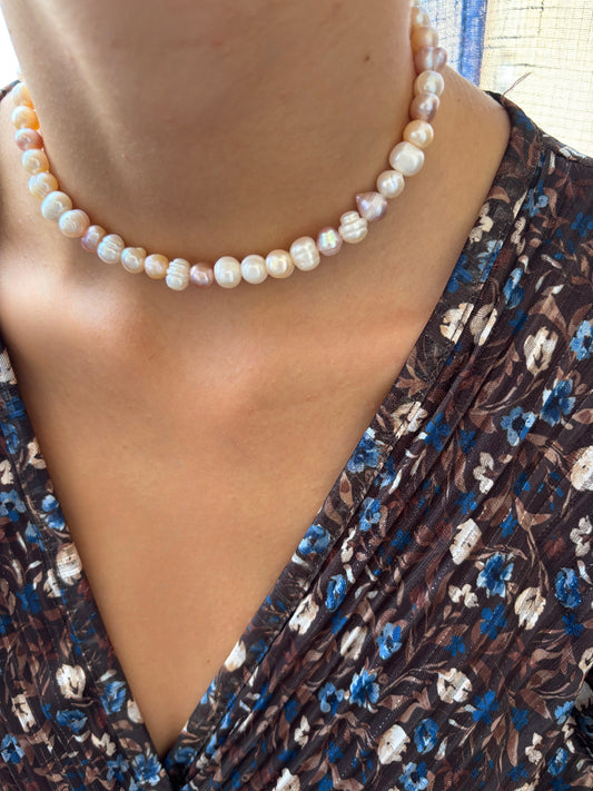 Collana con perle di fiume multicolor