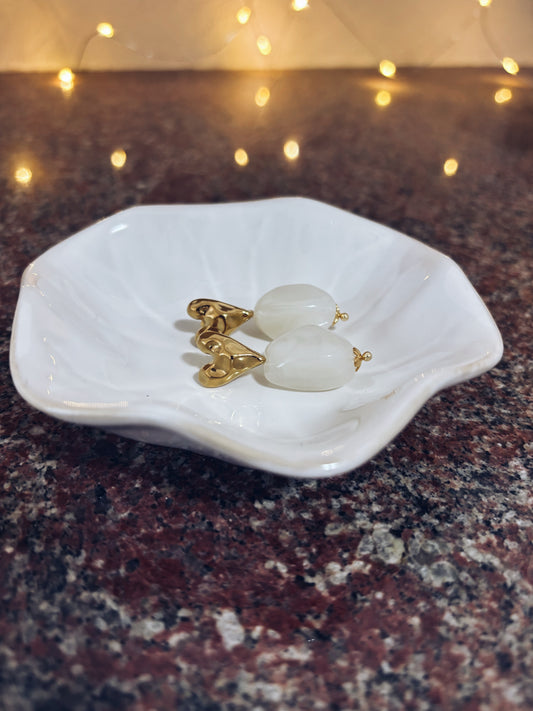 Orecchini in acciaio e resina - bianco