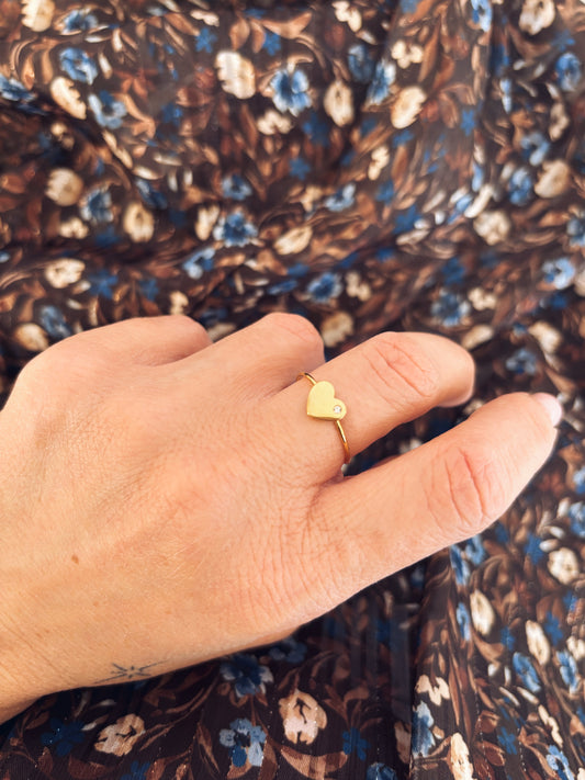 Anello cuore in acciaio con mini zircone