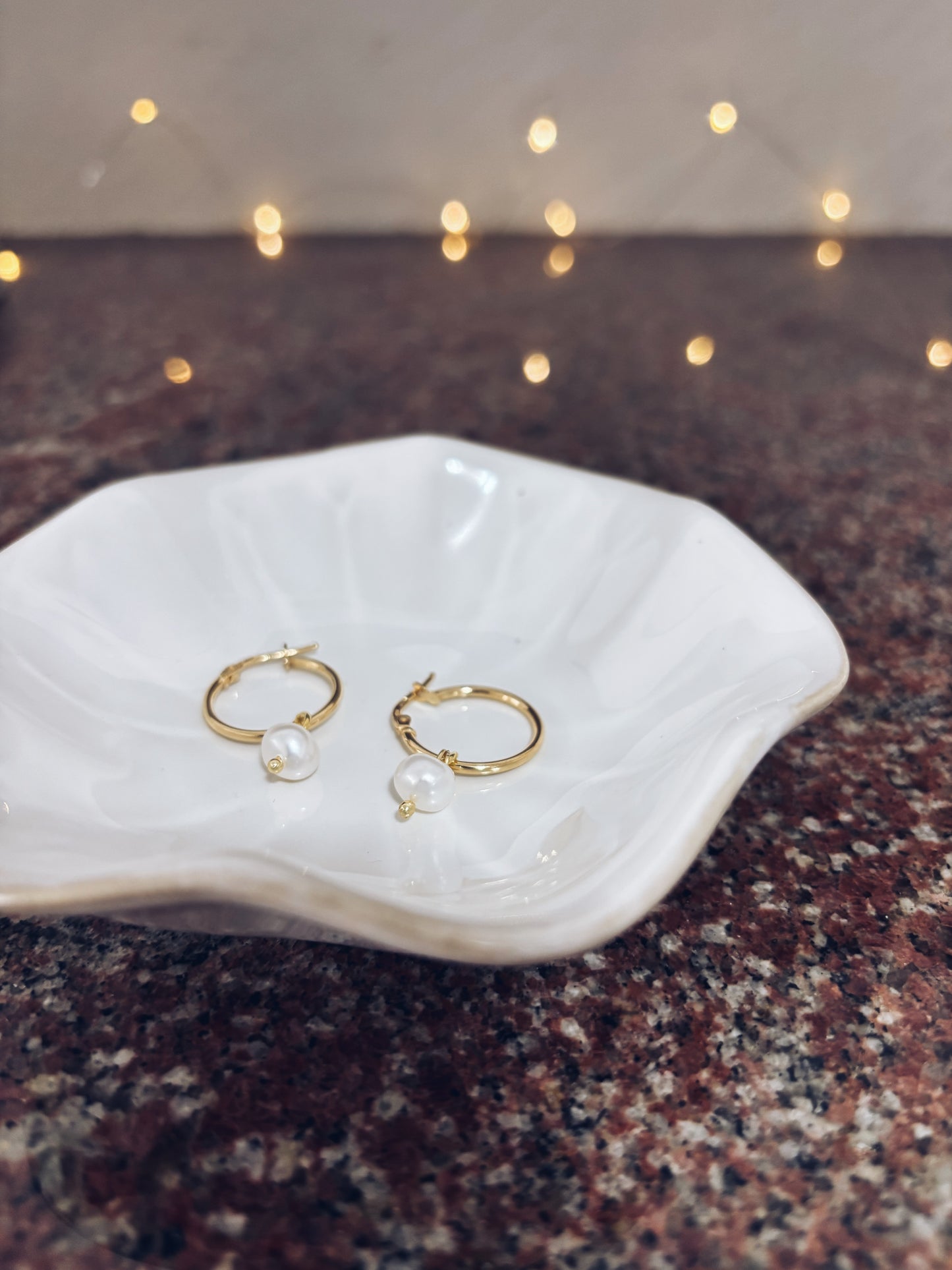 Orecchini cerchi in argento 925 con perla di fiume