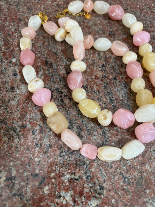 Maggie - Collana in resina colorata