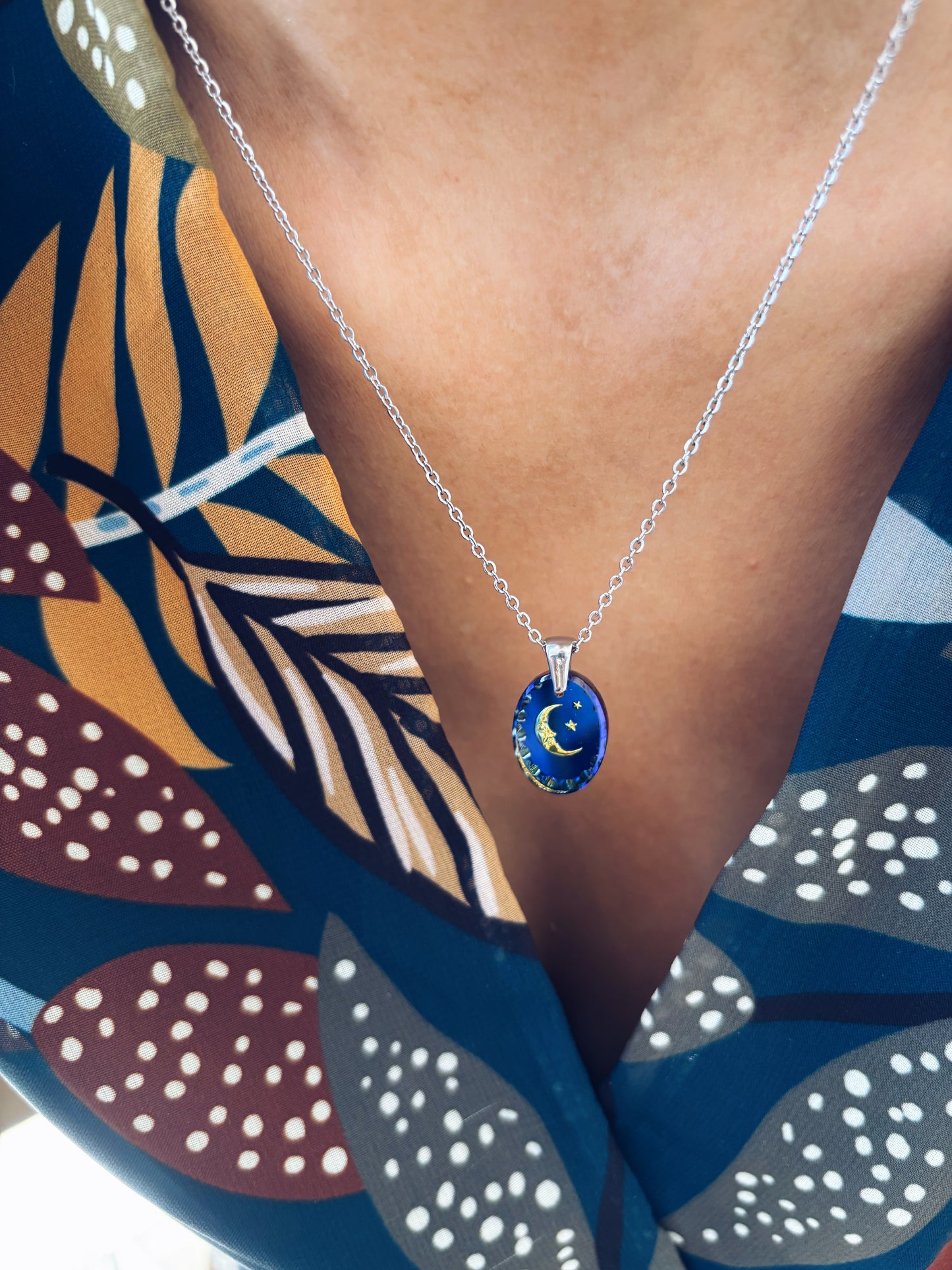 Collana in acciaio con ciondolo vintage in vetro