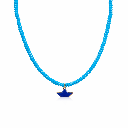 Collana con perline in vetro e barchetta smaltata