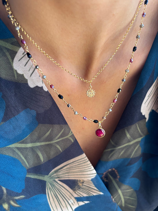 Collana a doppio filo con rosario e ciondoli