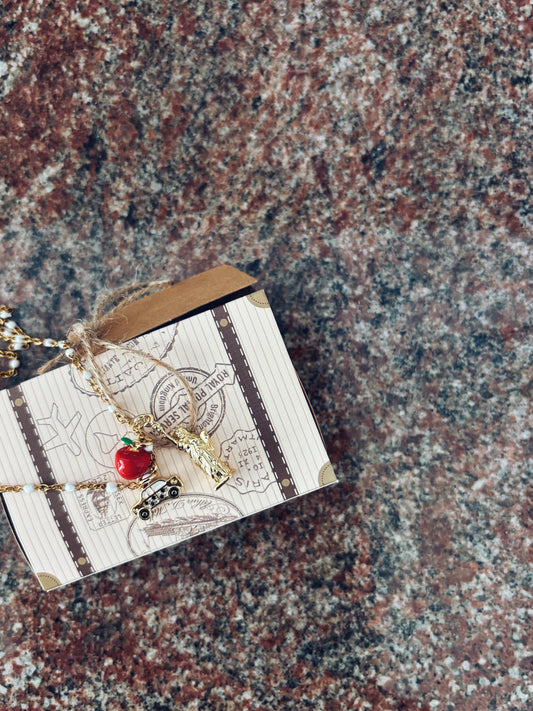 New York - Collana in acciaio con ciondolo a tema