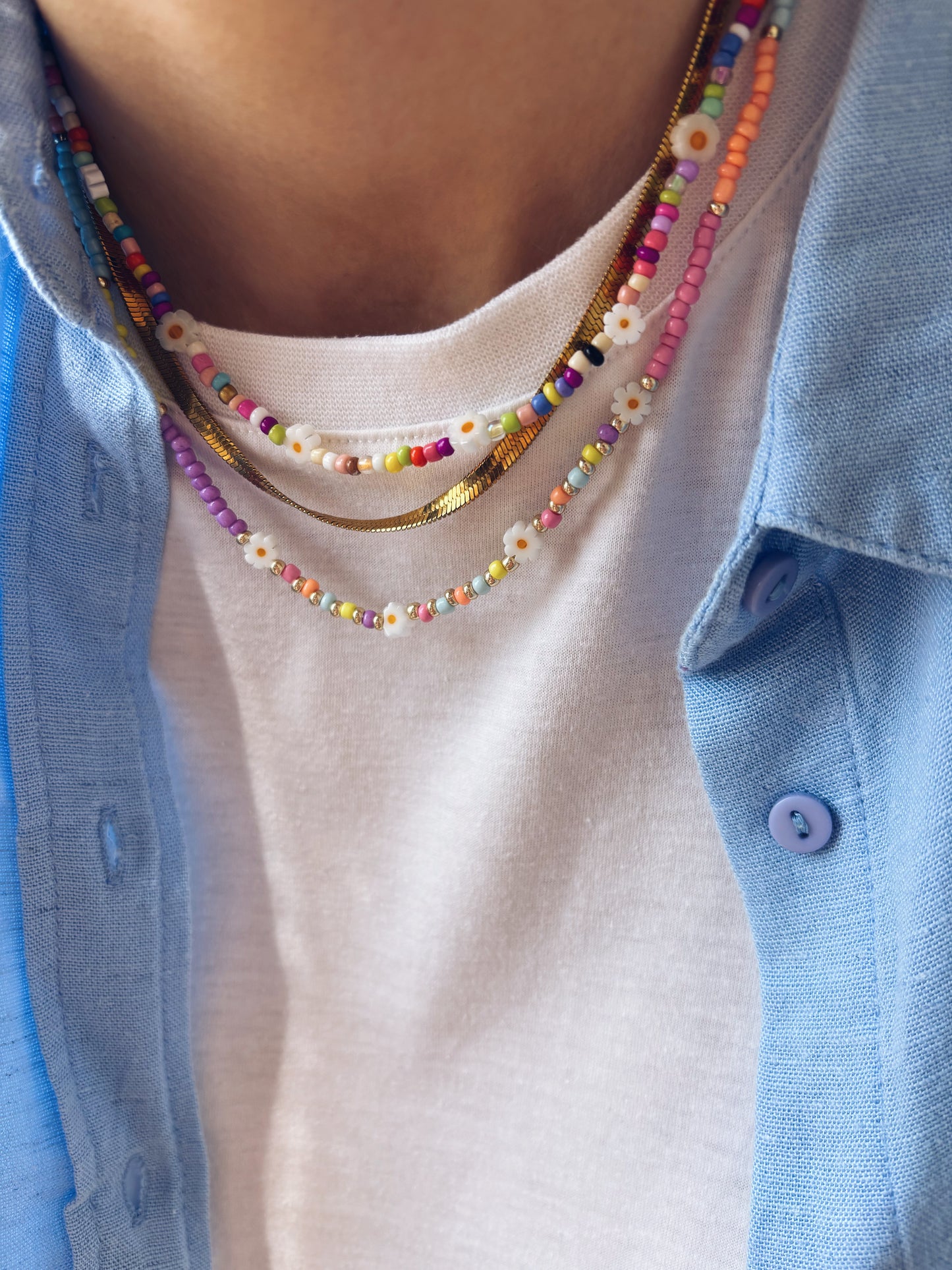 Collana con perline in vetro e margherite in vetro di Murano