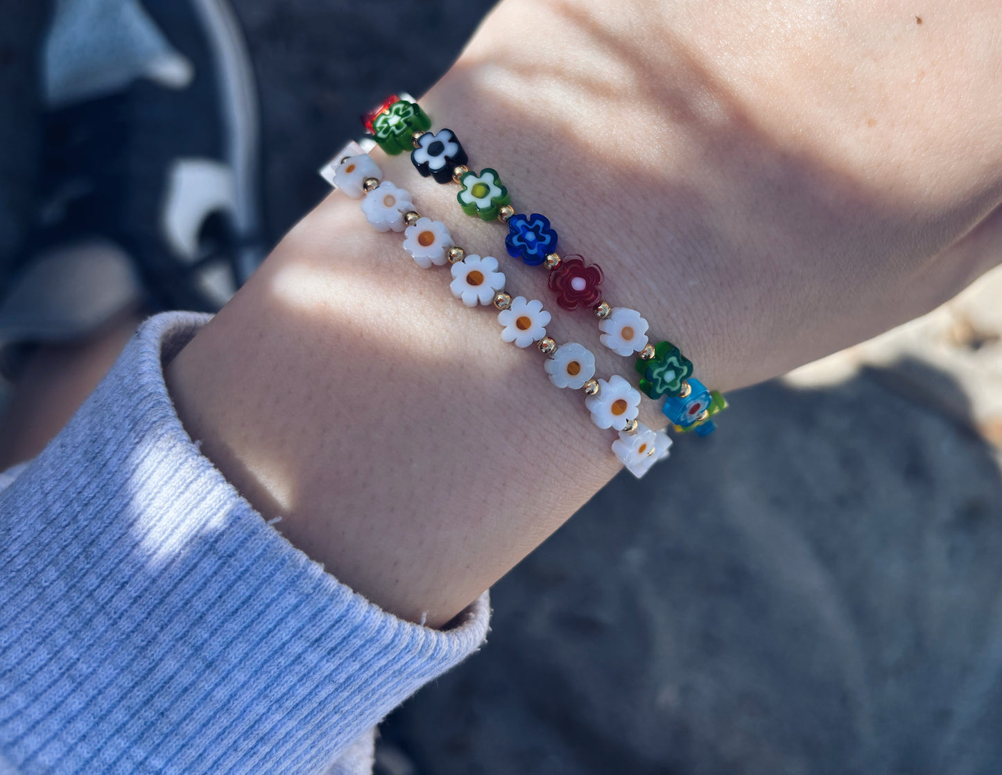 Bracciale con margherite in vetro di Murano