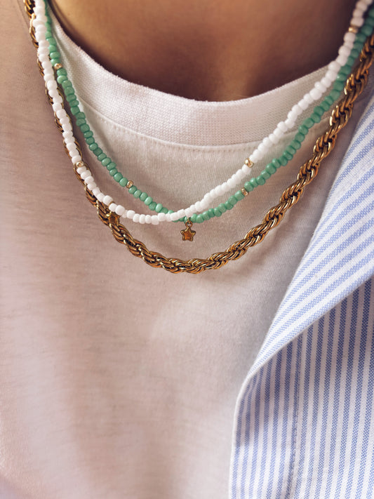 Collana con perline in vetro e stellina in acciaio