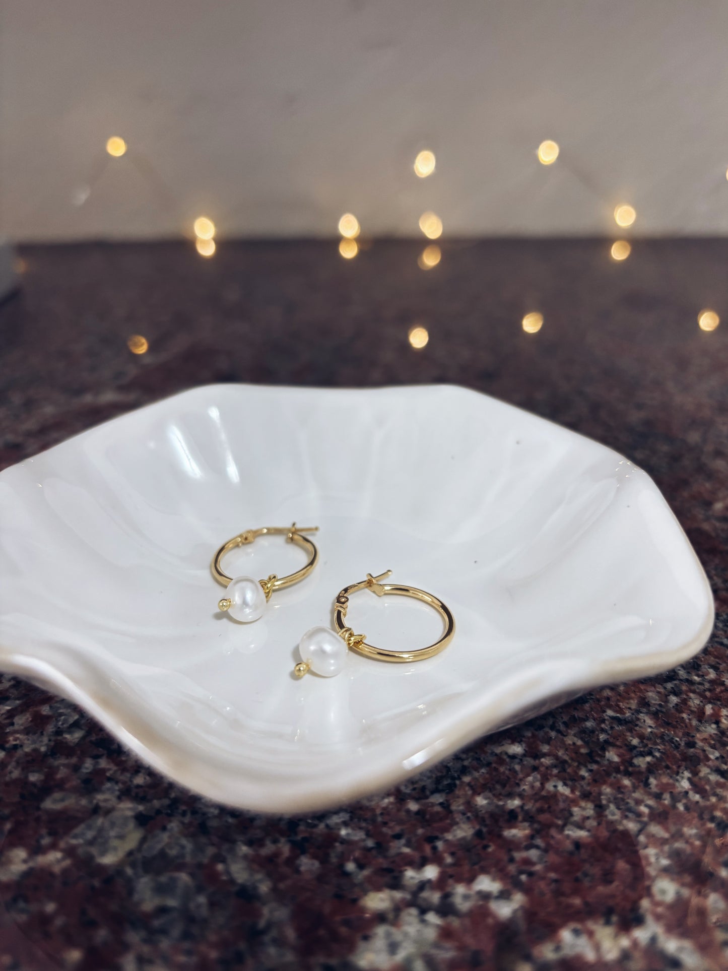 Orecchini cerchi in argento 925 con perla di fiume