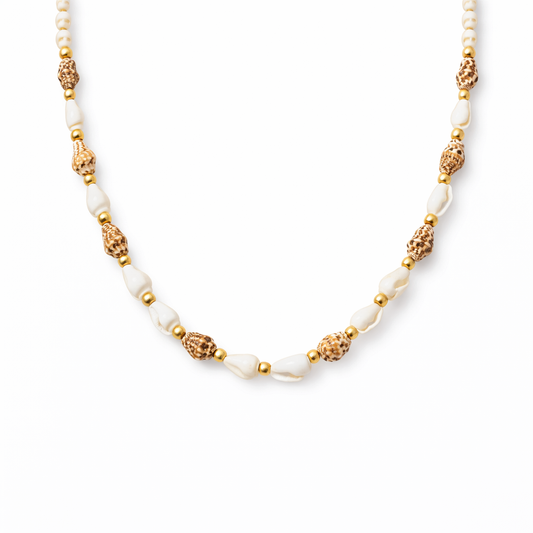 Collana con conchiglie e perline oro