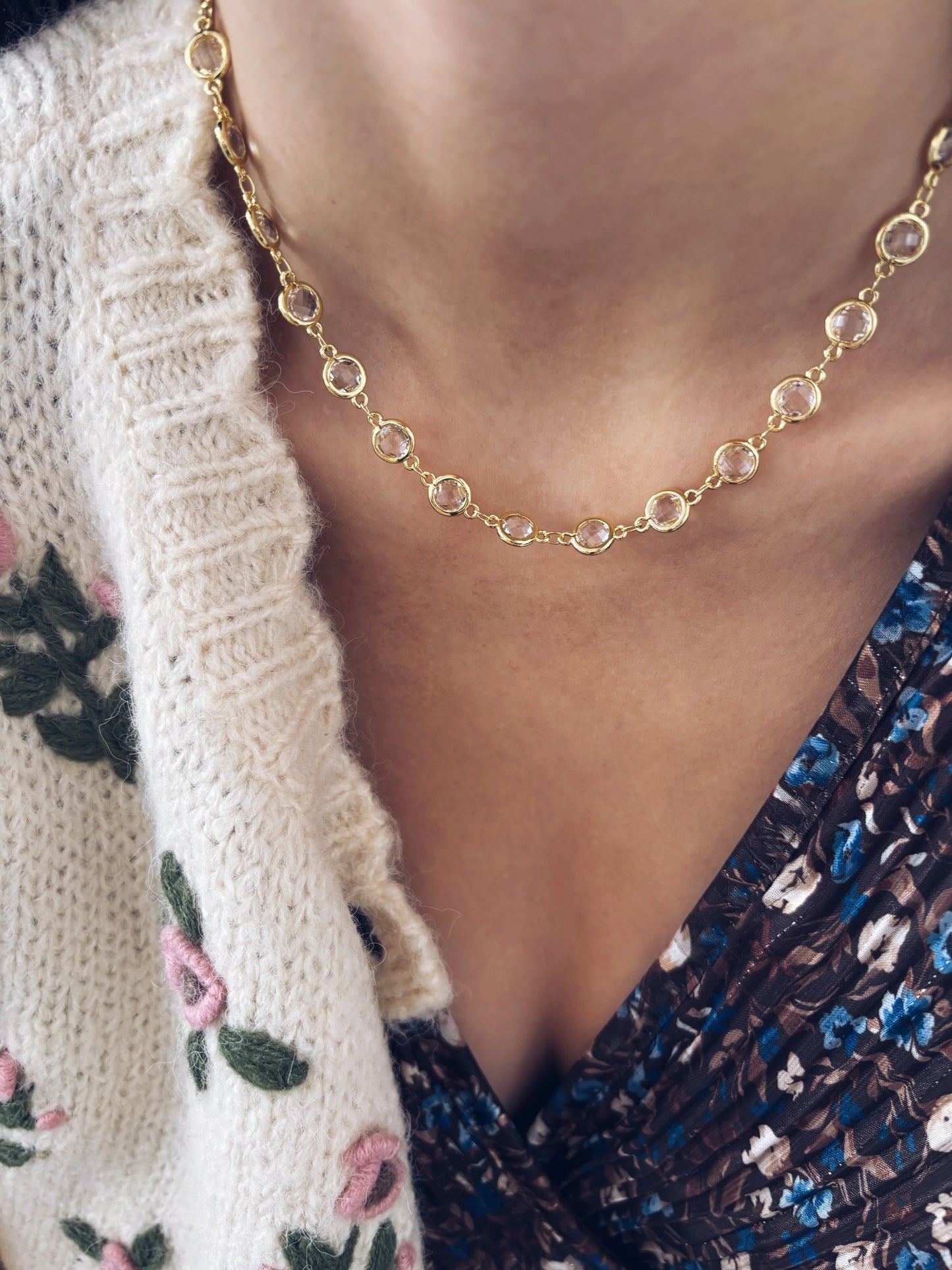Emma - Collana in ottone con zirconi colorati