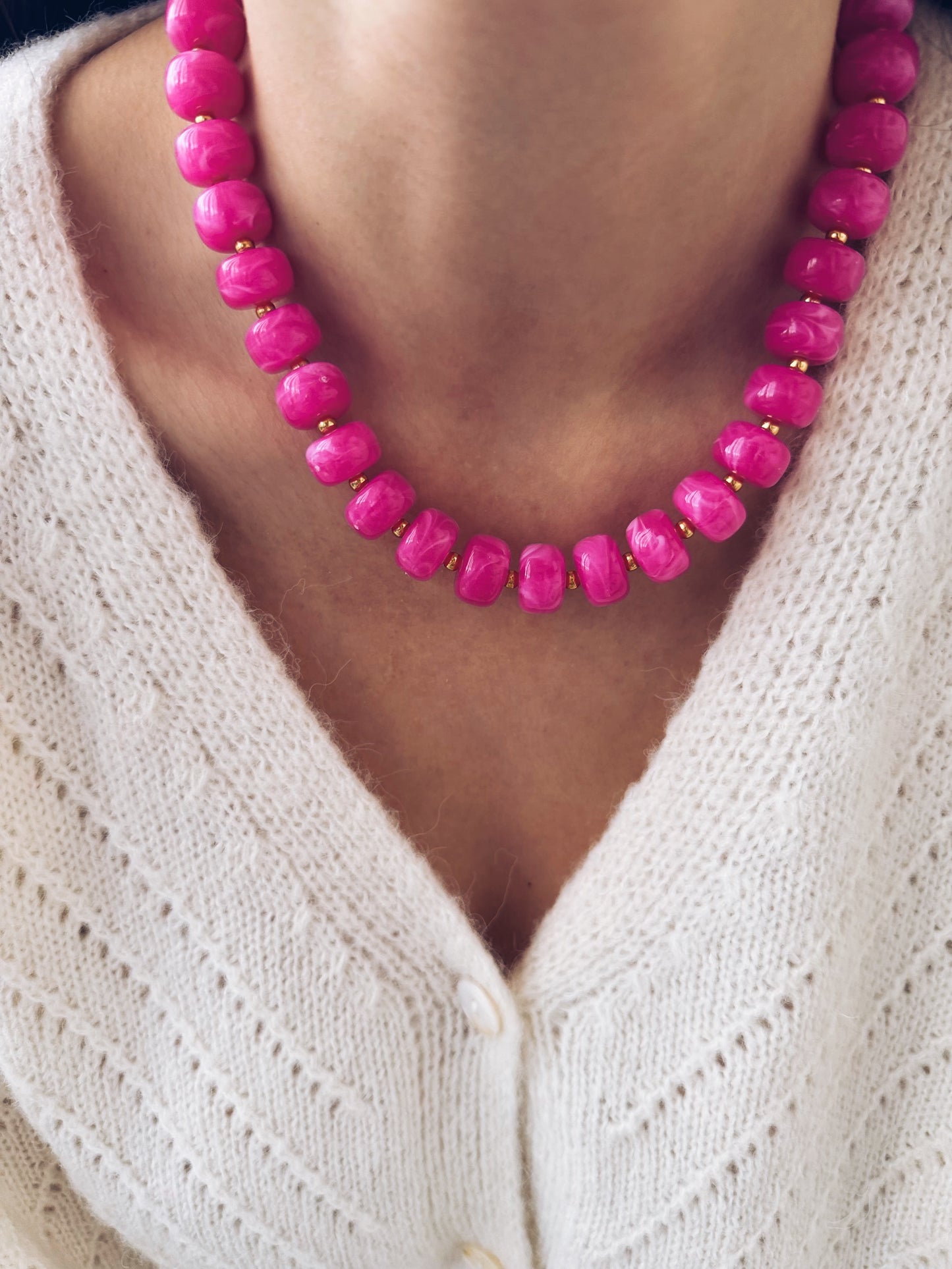 Collana con rondelle in resina