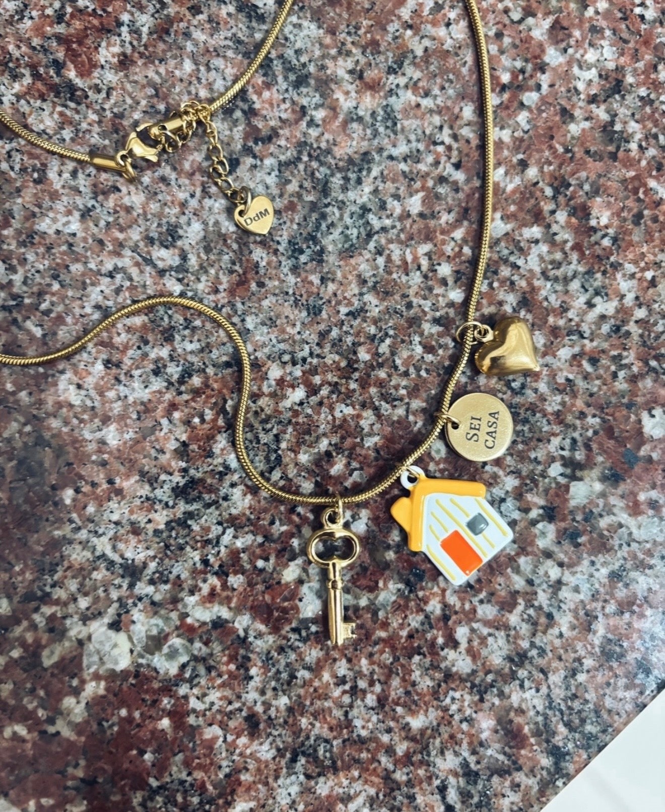 Collana multicharm