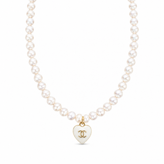 Collana con charm e perle di fiume