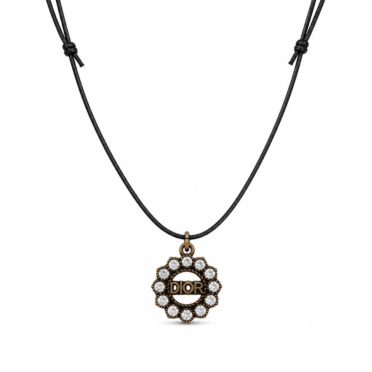Collana con charm e cordino in cotone cerato