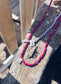 Collana con perline in vetro e iniziali in madreperla