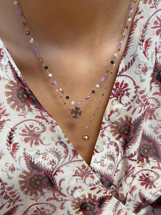 Collana a doppio filo con rosario e ciondoli