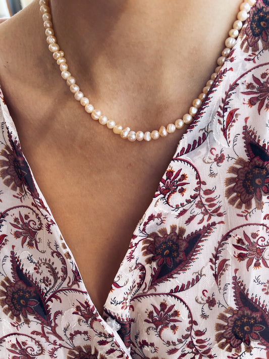 Collana con perle di fiume rosa pesca modello cipolla - misura media
