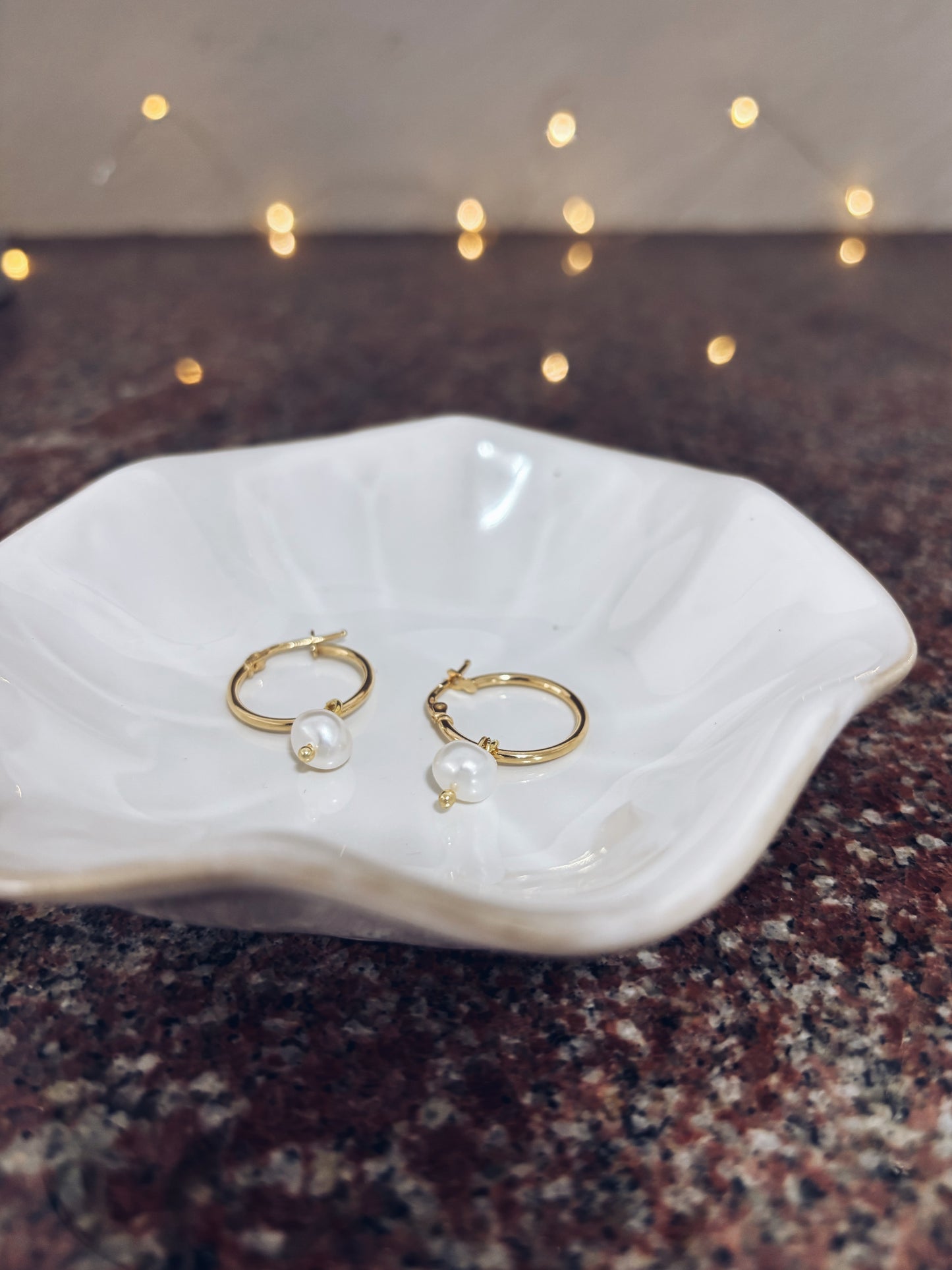 Orecchini cerchi in argento 925 con perla di fiume
