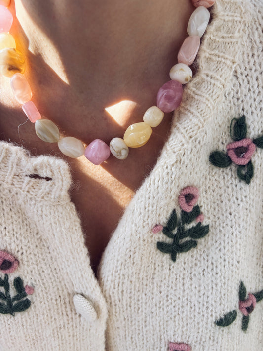 Collana in resina colorata