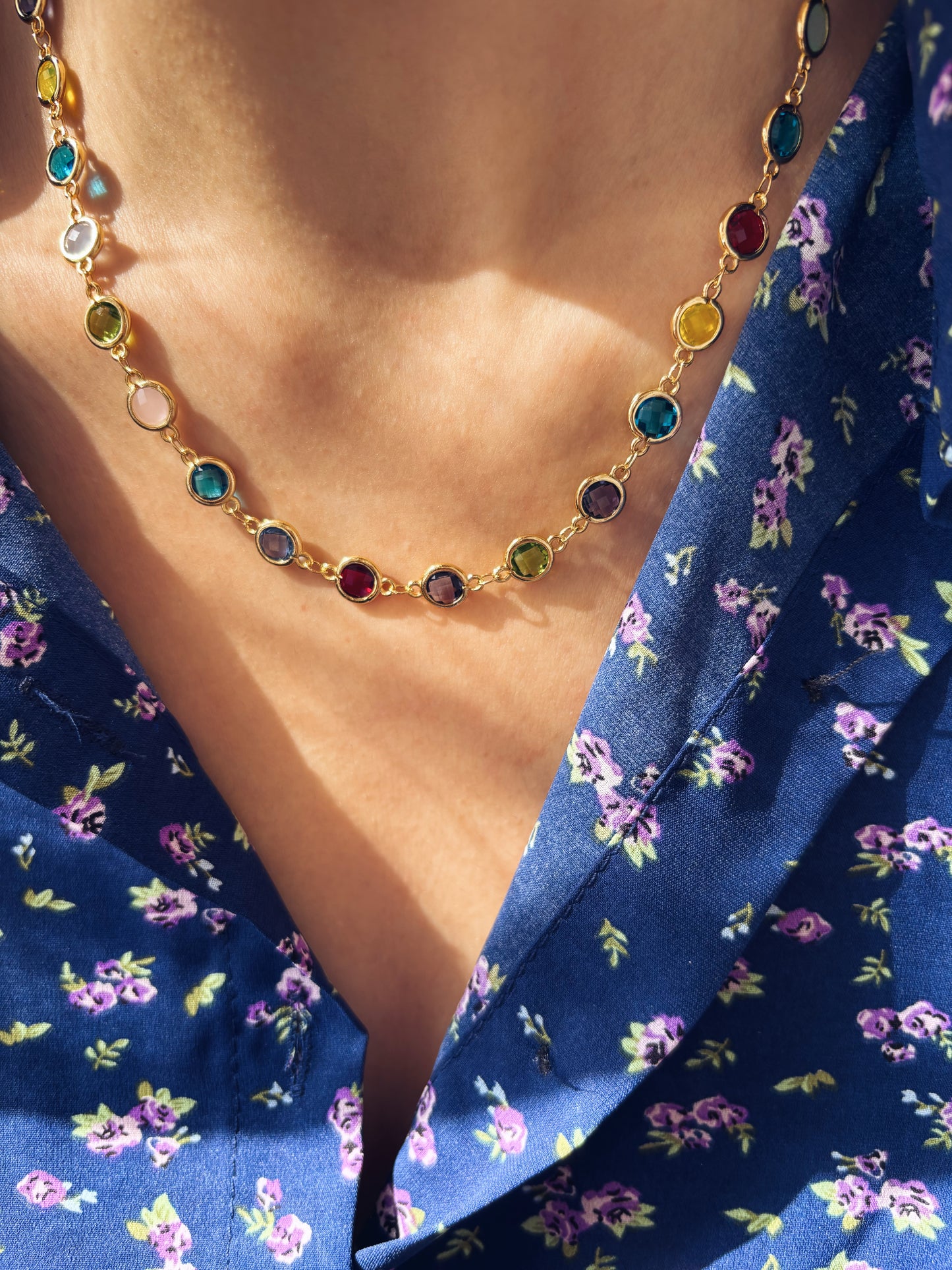 Emma - Collana in ottone con zirconi colorati