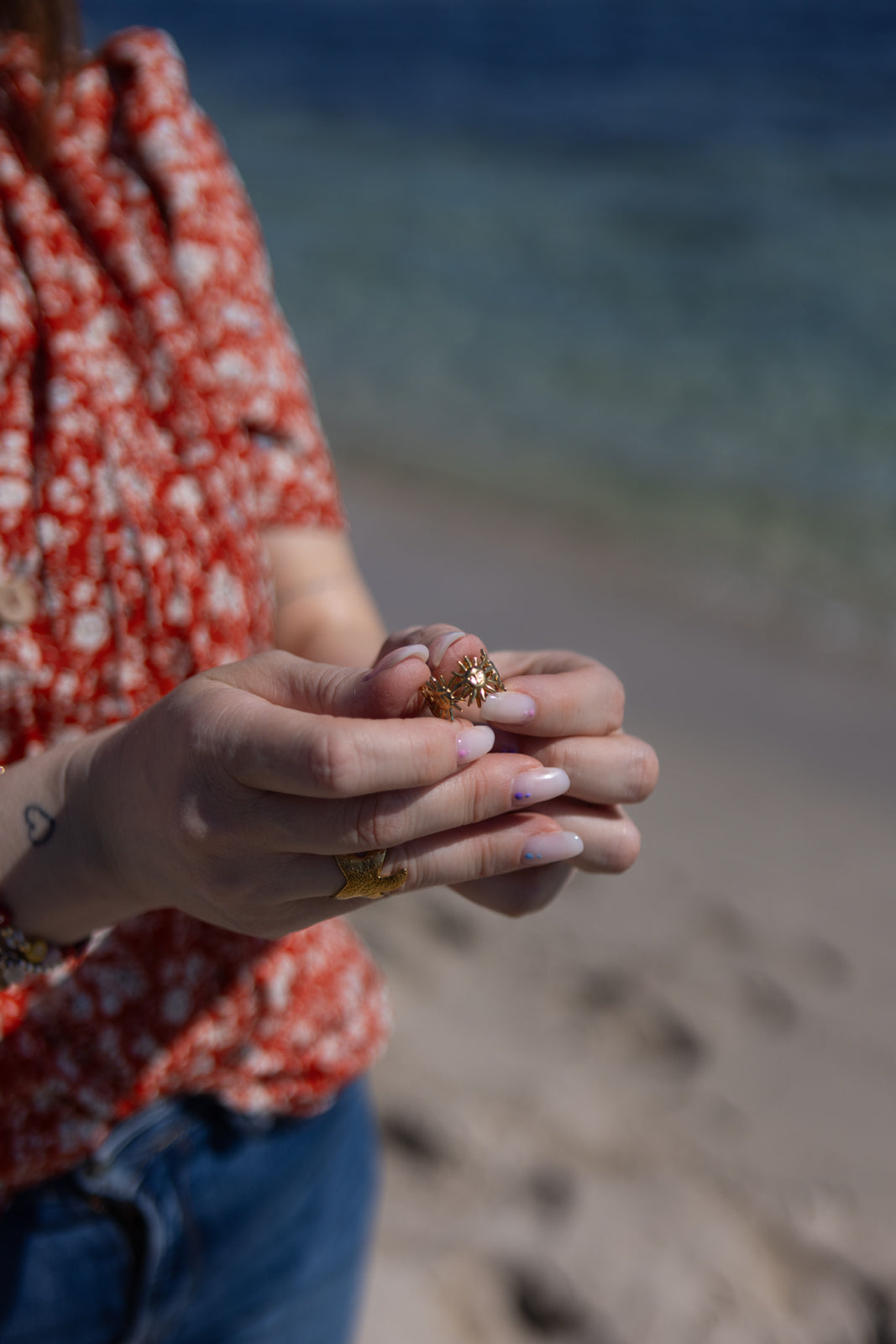 Anello in acciaio dorato