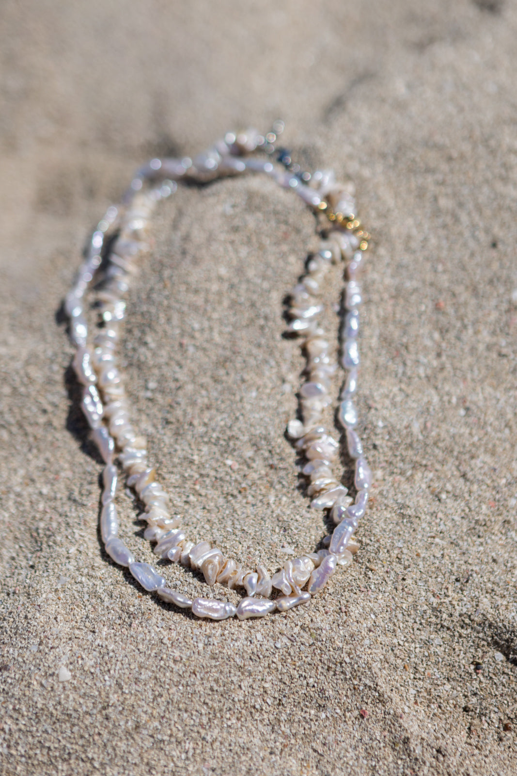 Collana con perle di fiume naturali allungate