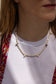 Collana con perle e conchiglie naturali
