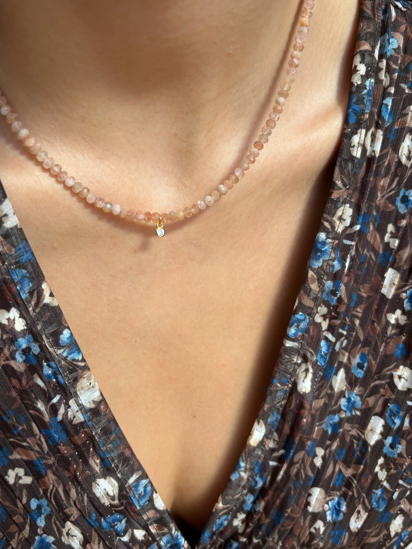 Collana con pietre dure sfaccettate e mini zircone