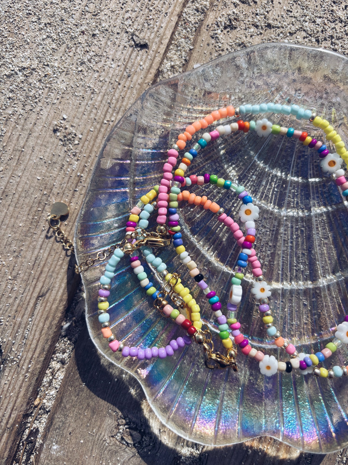 Collana con perline in vetro e margherite in vetro di Murano