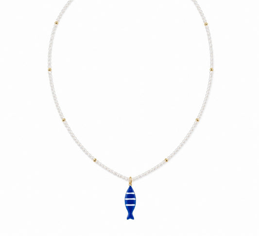 Collana con perline in vetro e pesce smaltato