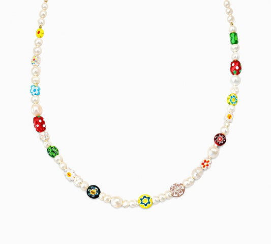 Collana con perle, fragole in vetro e pietre di Murano