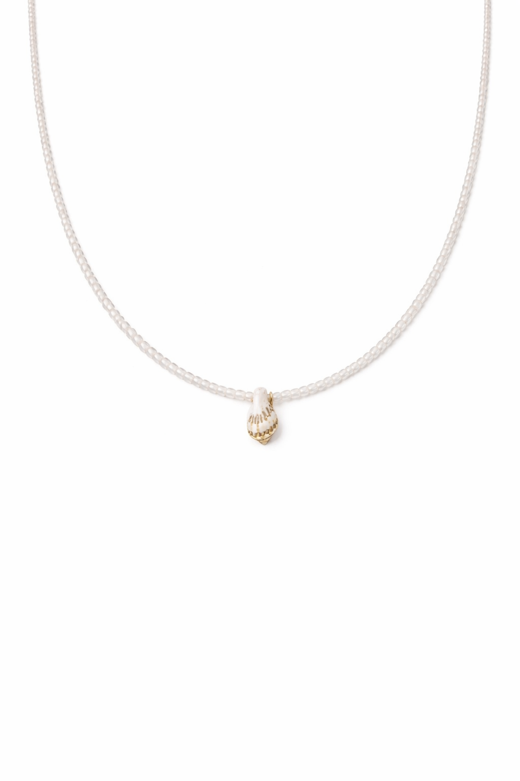 Collana con perline in vetro e conchiglia