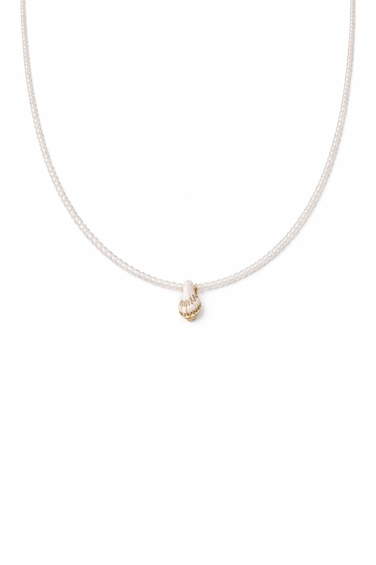 Collana con perline in vetro e conchiglia