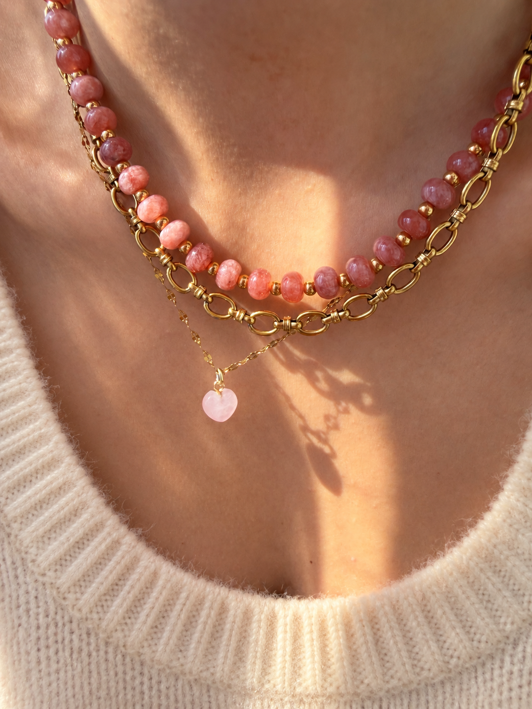 Collana con rondelle in morganite e perline in acciaio dorato