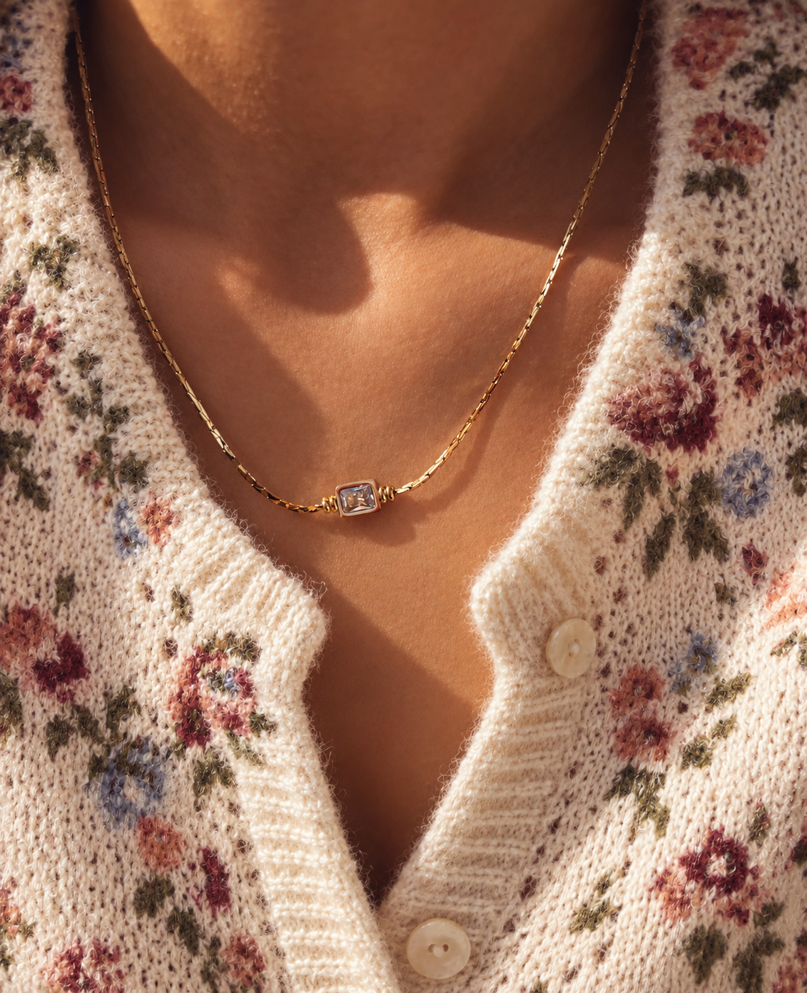 Collana snake in acciaio con strass centrale