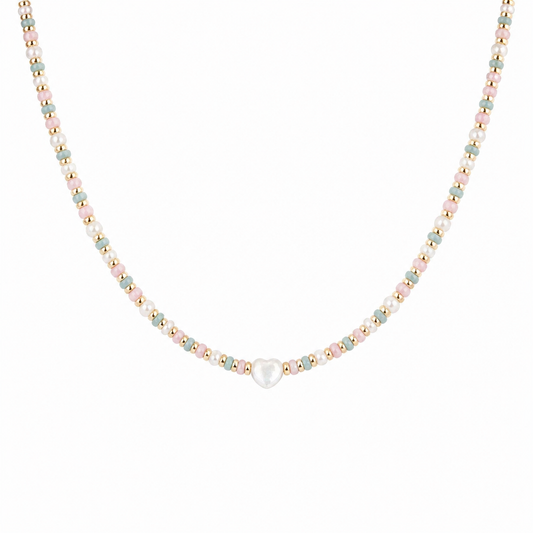 Collana con perline in vetro e cuore centrale in madreperla