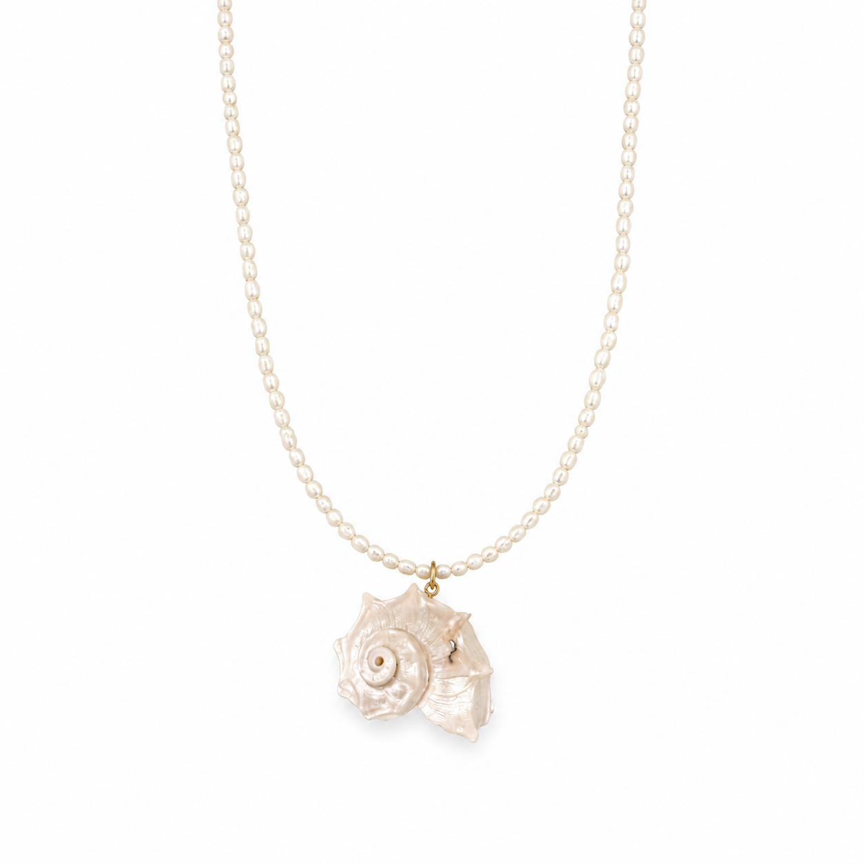 Collana con perle di riso e maxi conchiglia